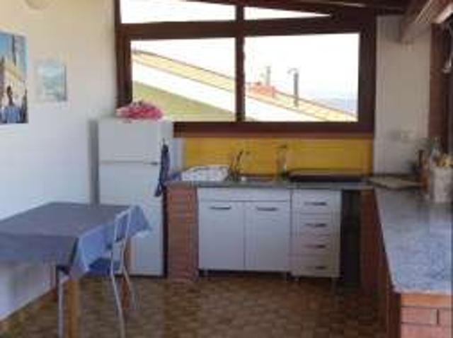 Bilocale arredato con terrazzo Centro