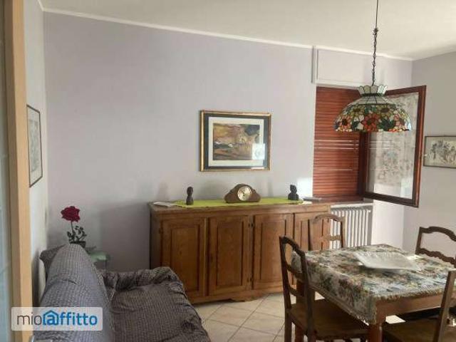 Bilocale arredato con terrazzo Centro