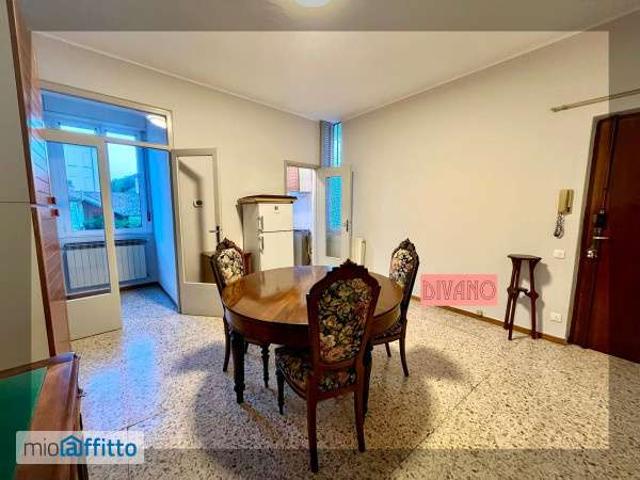 Bilocale arredato con terrazzo Centro