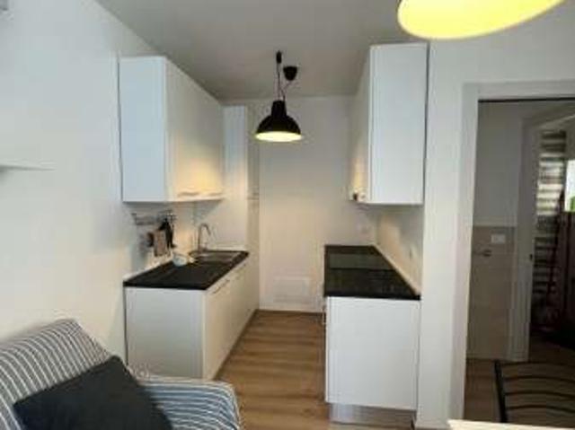 Bilocale arredato con terrazzo Centro