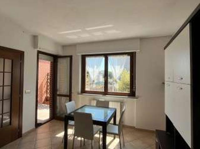Bilocale arredato con terrazzo Centro