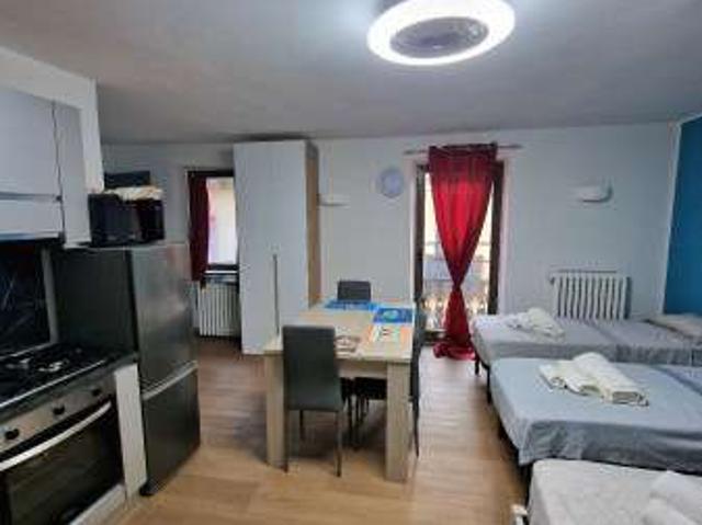 Bilocale arredato con terrazzo Centro