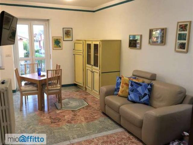 Bilocale arredato con terrazzo Centro