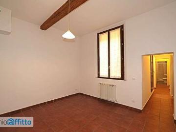 Bilocale arredato con terrazzo Centro