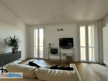 Bilocale arredato con terrazzo Centro