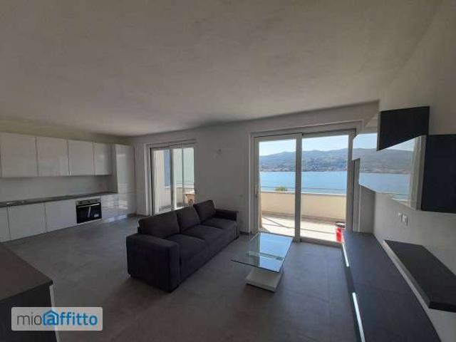 Bilocale arredato con terrazzo Centro