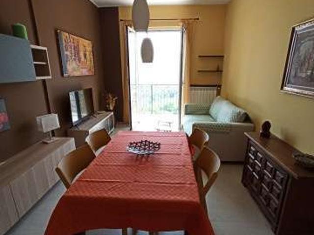 Bilocale arredato con terrazzo Centro