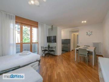 Bilocale arredato con terrazzo Certosa, quarto oggiaro, villa pizzone