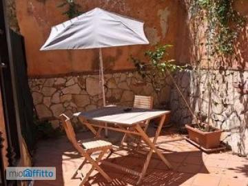 Bilocale arredato con terrazzo Chiaia