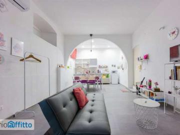 Bilocale arredato con terrazzo Circonvallazione manin