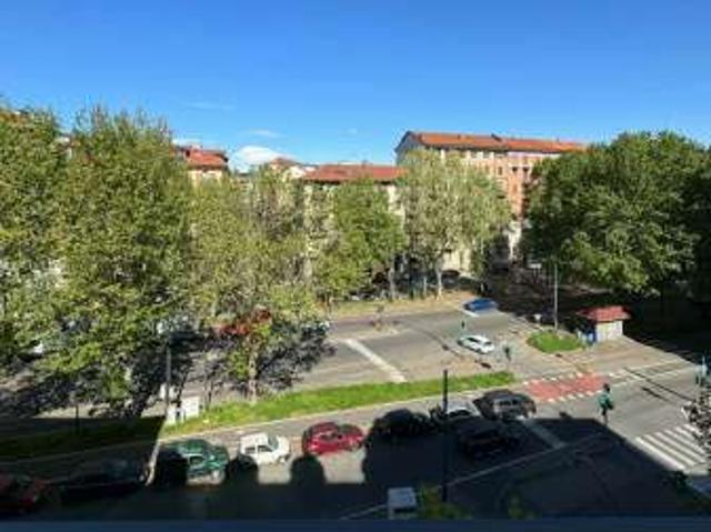 Bilocale arredato con terrazzo Crocetta