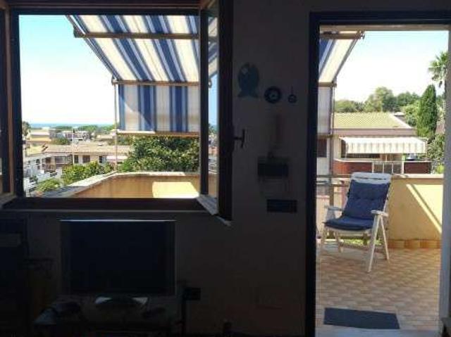 Bilocale arredato con terrazzo Anzio