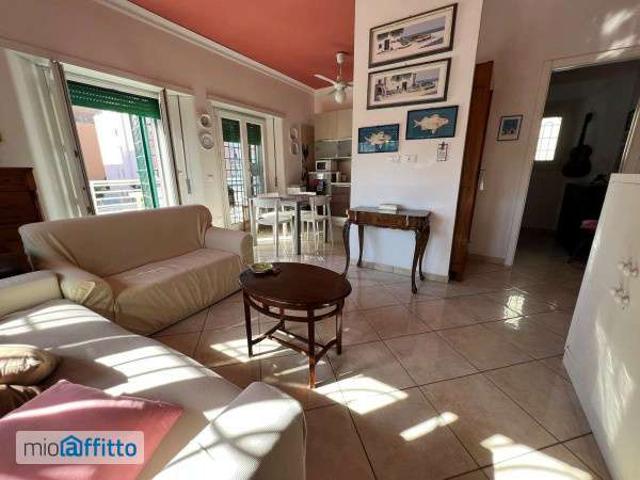Bilocale arredato con terrazzo Acilia, vitinia, ostia antica, malafede, dragona delle borgate