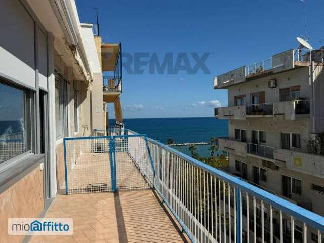 Bilocale arredato con terrazzo Bari