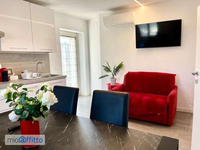 Bilocale arredato con terrazzo Broglie