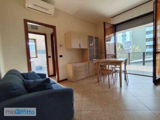 Bilocale arredato con terrazzo Greco, monza, palmanova, bicocca