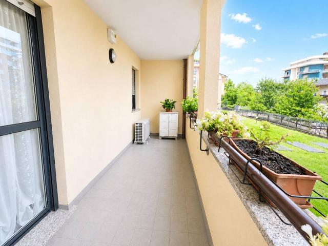 BILOCALE ARREDATO CON TERRAZZO DISPONIBILE DA OTTOBRE