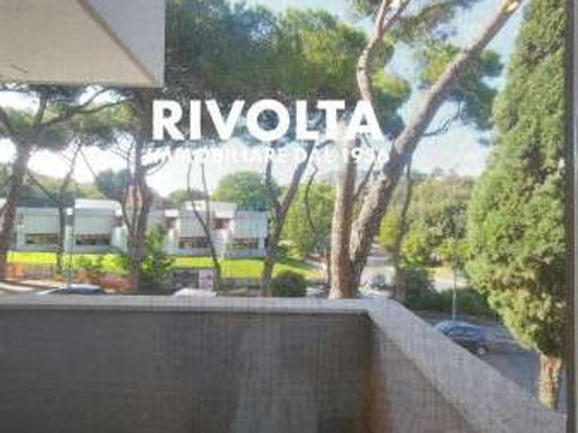 Bilocale arredato con terrazzo Eur, laurentino, checchignola, montagnola, fonte meravigliosa