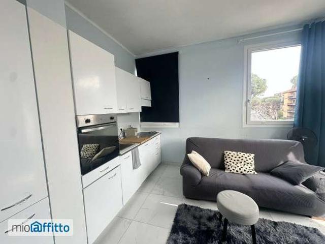 Bilocale arredato con terrazzo Eur, laurentino, checchignola, montagnola, fonte meravigliosa