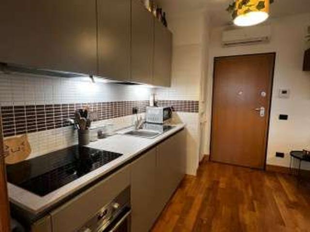 Bilocale arredato con terrazzo Eur, laurentino, checchignola, montagnola, fonte meravigliosa