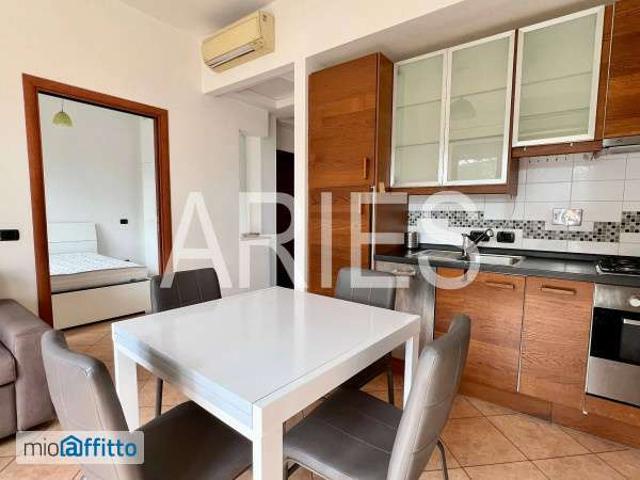 Bilocale arredato con terrazzo Infernetto, axa, casal palocco, madonnetta a roma