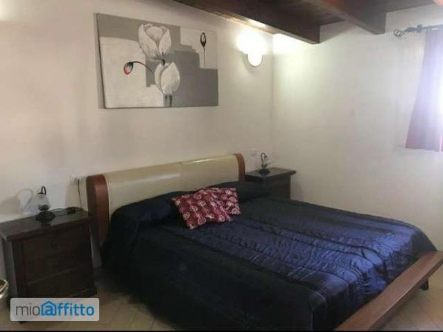 Bilocale arredato con terrazzo Oria