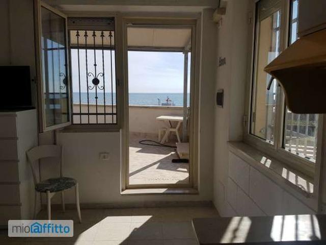 Bilocale arredato con terrazzo Latina