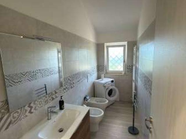 Bilocale arredato con terrazzo Le rase, vetiche