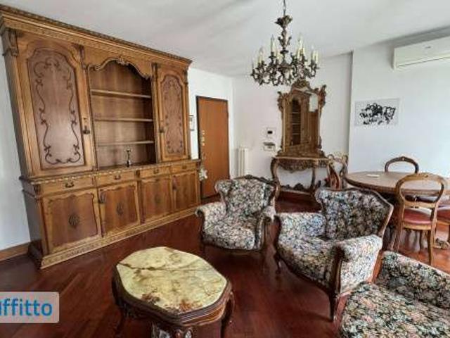 Bilocale arredato con terrazzo Lecco