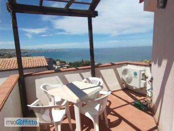 Bilocale arredato con terrazzo Lungomare, capocolonna