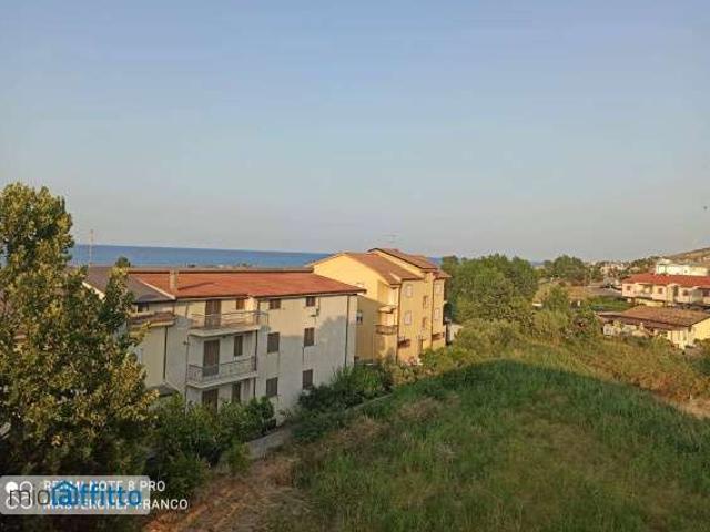 Bilocale arredato con terrazzo Marina di mandatoriccio