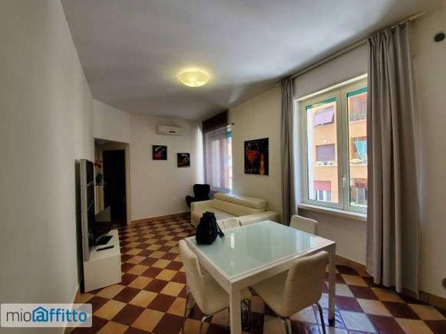 Bilocale arredato con terrazzo S.giovanni, esquilino, san lorenzo