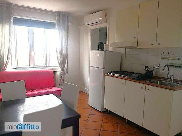 Bilocale arredato con terrazzo Saxarubra, labaro, prima porta