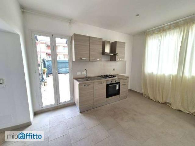 Bilocale arredato con terrazzo Saxarubra, labaro, prima porta