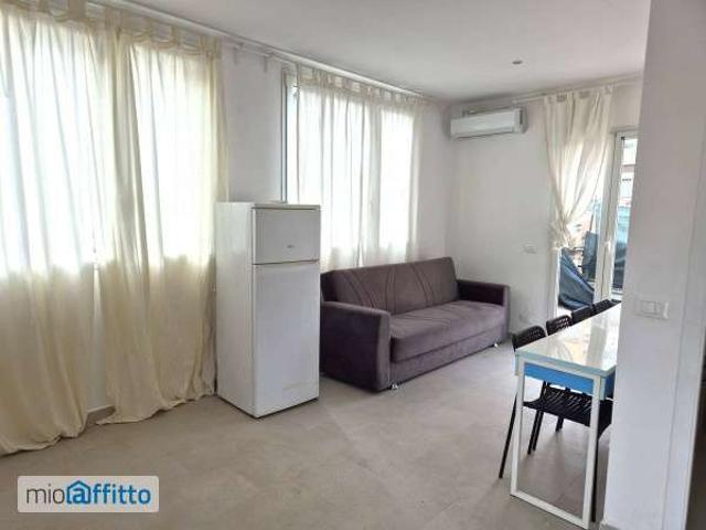 Bilocale arredato con terrazzo Saxarubra, labaro, prima porta