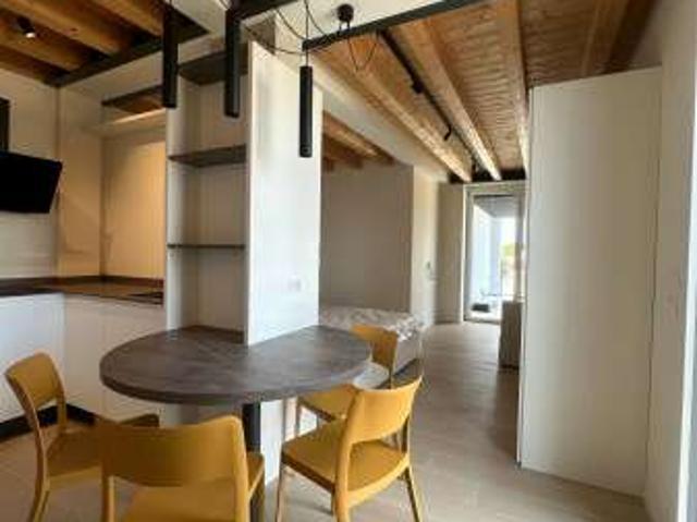 Bilocale arredato con terrazzo San lazzaro, san zeno, sant'antonino