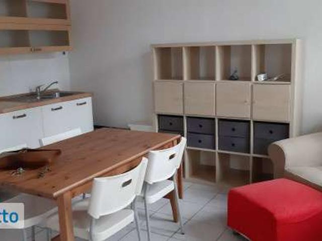 Bilocale arredato con terrazzo Semicentro