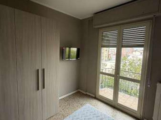 Bilocale arredato con terrazzo Semicentro