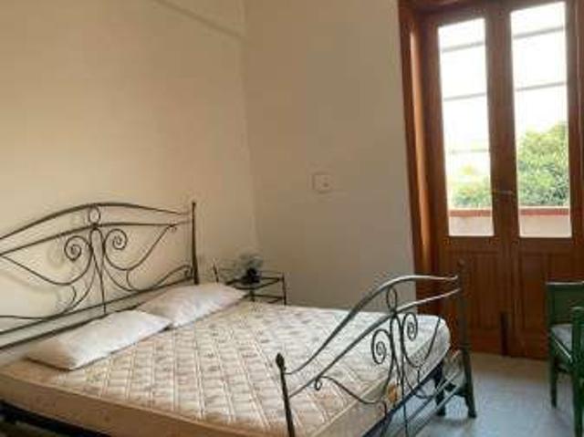 Bilocale arredato con terrazzo Ponente