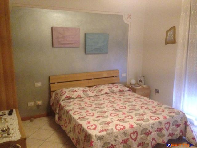 Bilocale arredato con terrazzo rovato