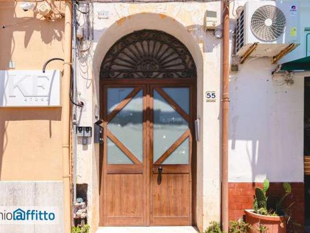Bilocale arredato con terrazzo Tommaso natale