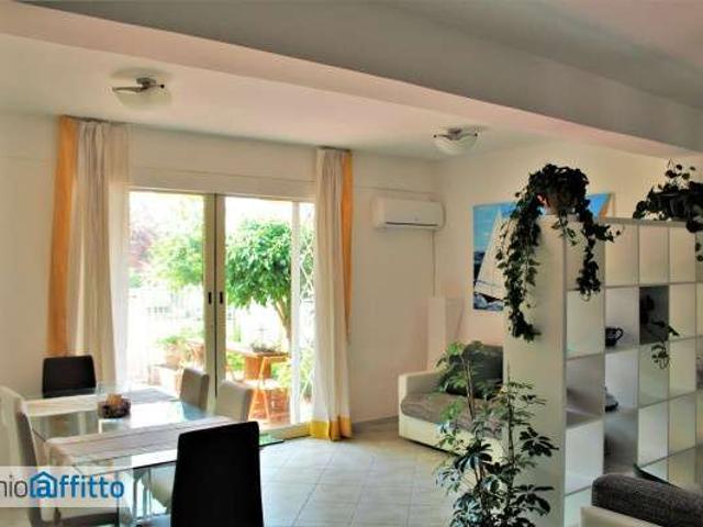 Bilocale arredato con terrazzo Tommaso natale