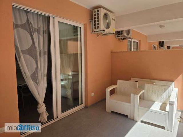 Bilocale arredato con terrazzo Tonnarella