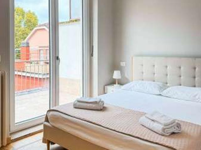 Bilocale arredato con terrazzo Torino