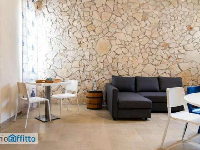 Bilocale arredato con terrazzo Trani