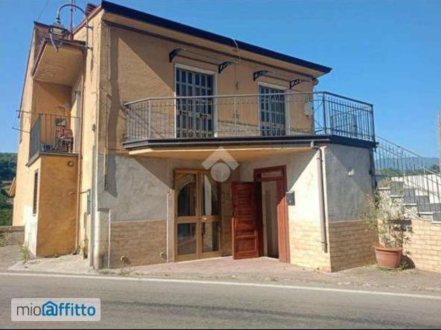 Bilocale arredato con terrazzo Tufo