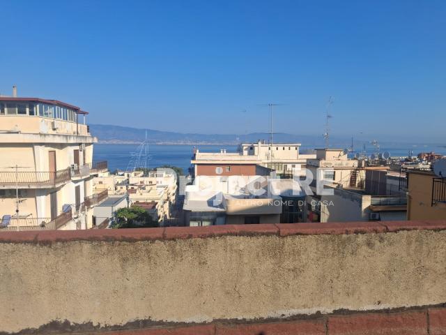 Bilocale arredato con terrazzino panoramico
