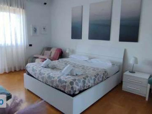 Bilocale arredato Eur, laurentino, checchignola, montagnola, fonte meravigliosa