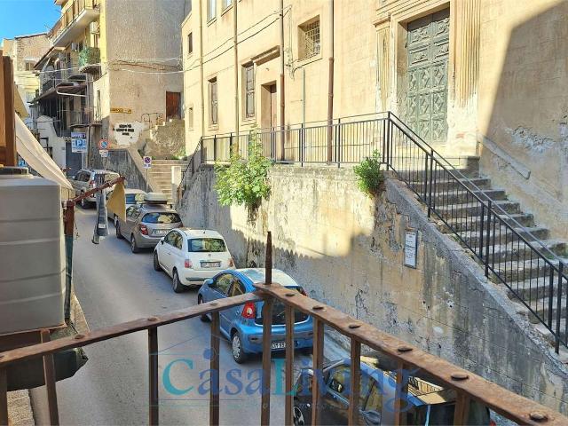 Bilocale arredato in Via Palermo zona Centro a Monreale