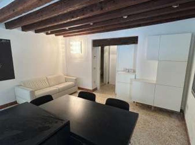Bilocale arredato Santa croce